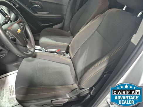 Used 2022 Chevrolet Trax LS w/ Tint and Cruise Package FWD image 14