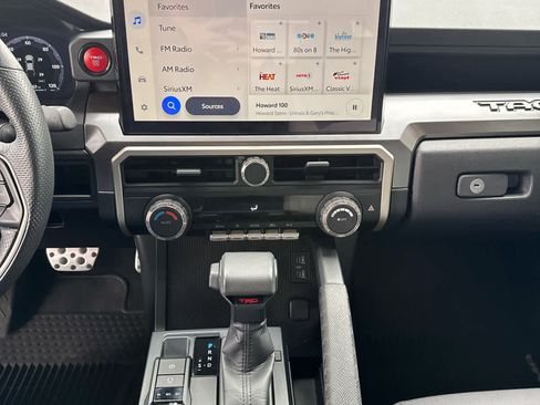 Used 2025 Toyota Tacoma TRD Sport AWD/4WD image 19