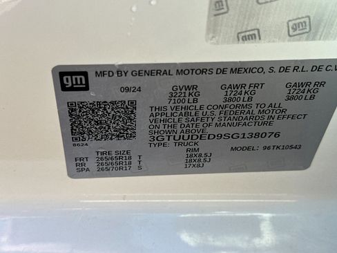 Certified 2025 GMC Sierra 1500 SLT AWD/4WD image 29