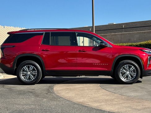 Certified 2026 Chevrolet Traverse LT w/ Driver Confidence Package FWD image 3