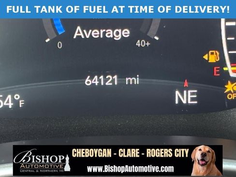 Used 2023 Chrysler Pacifica Touring-L FWD image 2