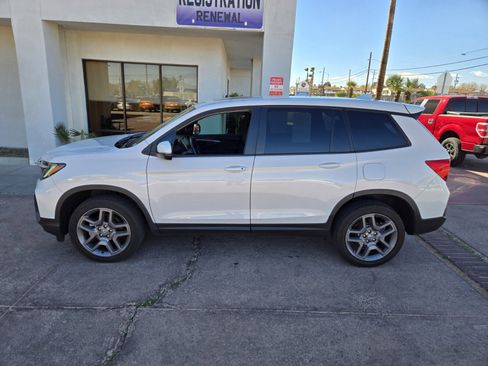 Used 2023 Honda Passport EX-L image 2