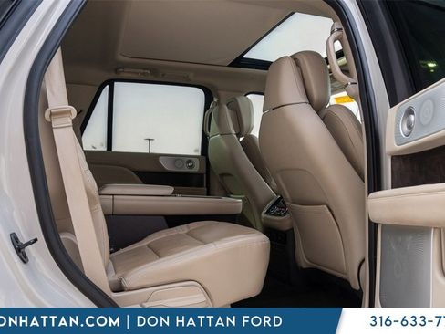 Used 2020 Lincoln Navigator Reserve w/ Luxury Package image 26