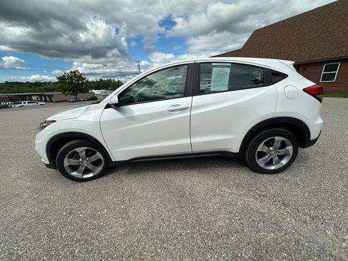 Used 2022 Honda HR-V LX image 2
