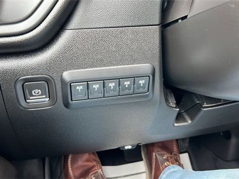 Used 2024 Chevrolet Silverado 2500 W/T image 20