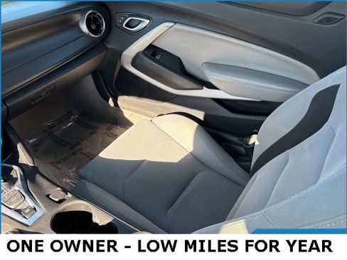 Used 2020 Chevrolet Camaro LT image 15