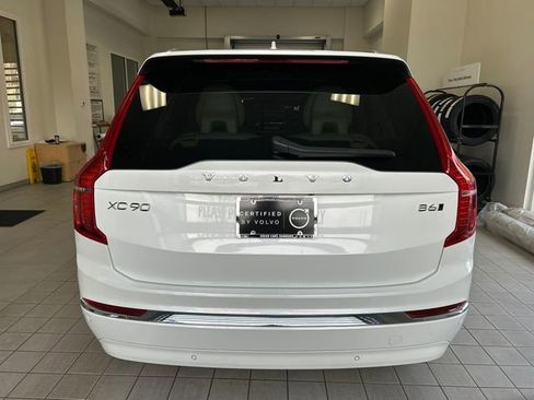 Certified 2024 Volvo XC90 B6 Ultimate image 3