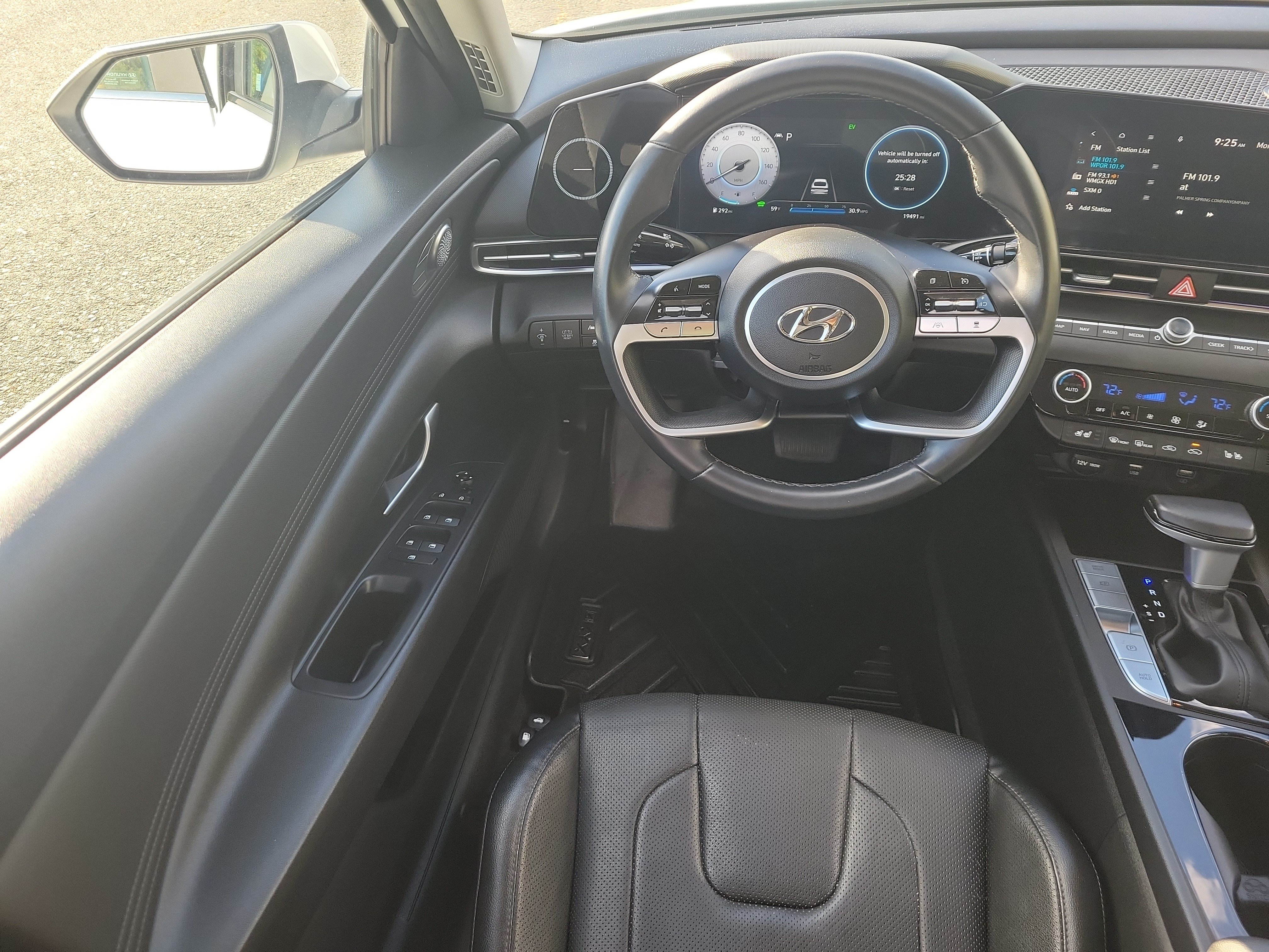Used 2023 Hyundai Elantra Limited FWD image 19