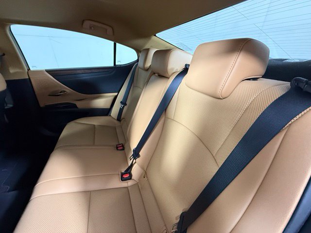 Used 2022 Lexus ES 300h w/ Premium Package FWD image 25