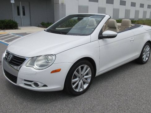 Used 2011 Volkswagen Eos Komfort FWD image 1