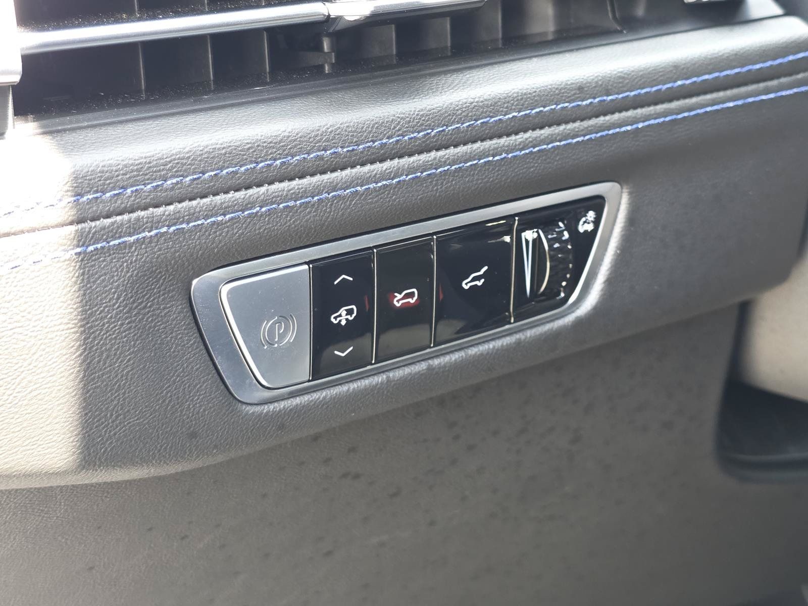 Certified 2026 Cadillac Escalade IQL Sport 1 AWD/4WD image 30
