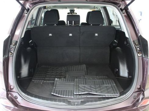 Used 2018 Toyota RAV4 XLE w/ Plus Extra Value Package image 5