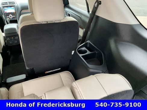 Used 2019 Ford Explorer Platinum AWD/4WD image 24
