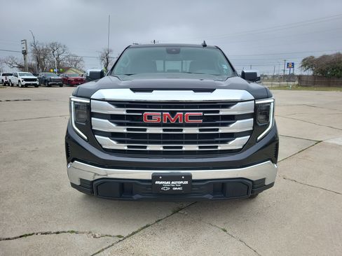 New 2026 GMC Sierra 1500 SLE w/ Preferred Package image 2
