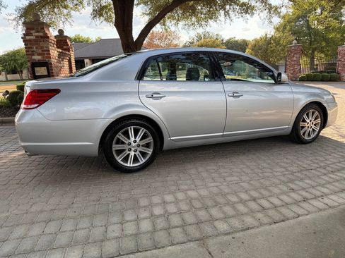 Used 2007 Toyota Avalon Limited FWD image 3