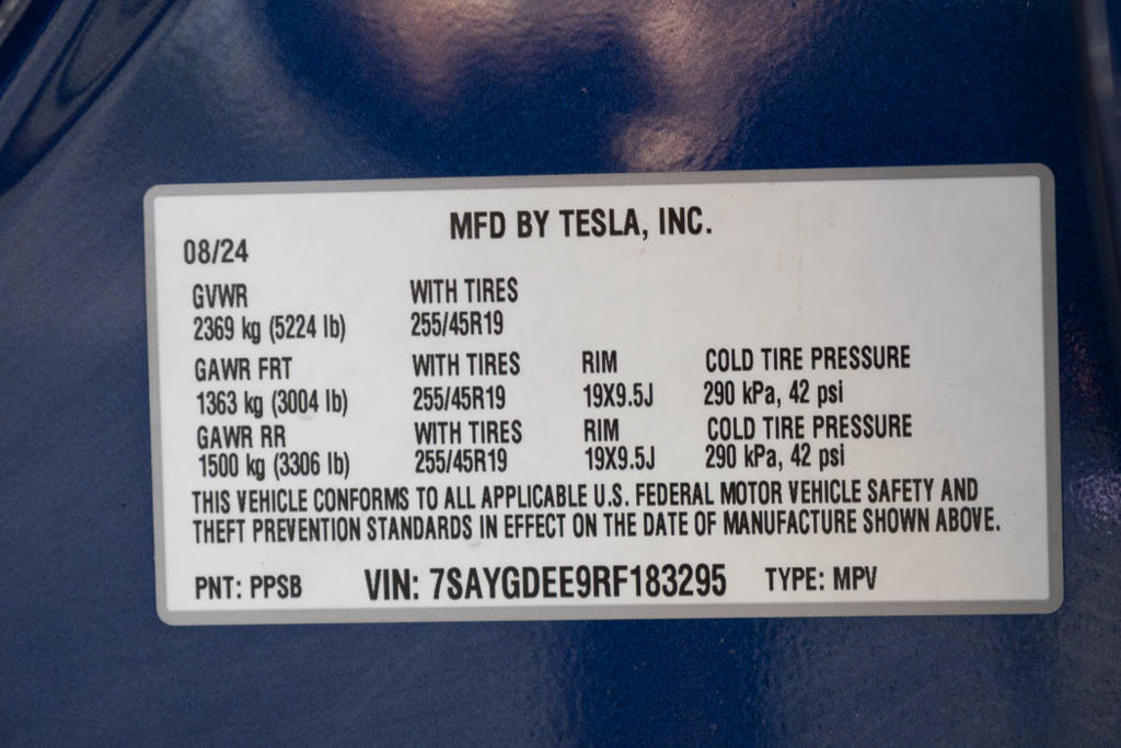 Used 2024 Tesla Model Y Long Range AWD/4WD image 37