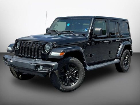 Used 2022 Jeep Wrangler Unlimited Sahara AWD/4WD image 3