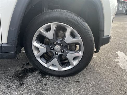 Used 2018 Jeep Compass Limited AWD/4WD image 5