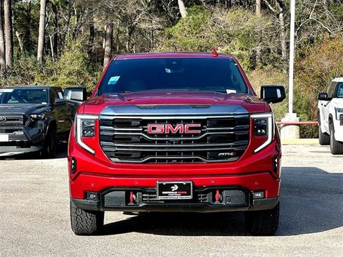 Used 2024 GMC Sierra 1500 AT4 w/ Technology Package image 3