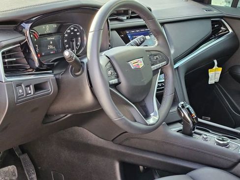 New 2025 Cadillac XT6 Luxury image 10