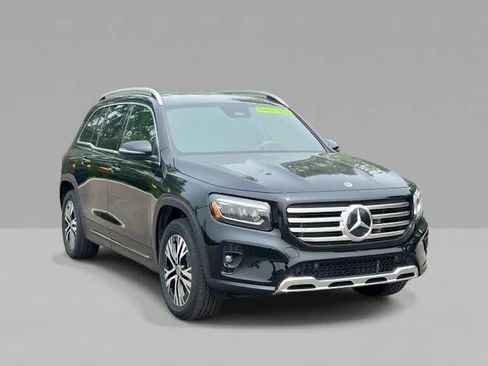 Used 2026 Mercedes-Benz GLB 250 4MATIC image 2