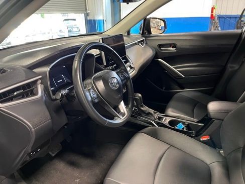 Used 2025 Toyota Corolla Cross XLE FWD image 22