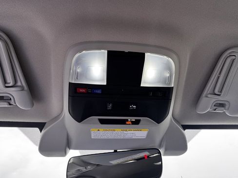 Used 2023 Subaru Crosstrek 2.0i Premium image 20