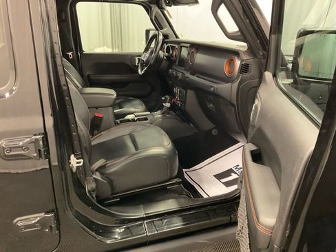 Used 2020 Jeep Gladiator Mojave w/ Dual Top Group AWD/4WD image 21