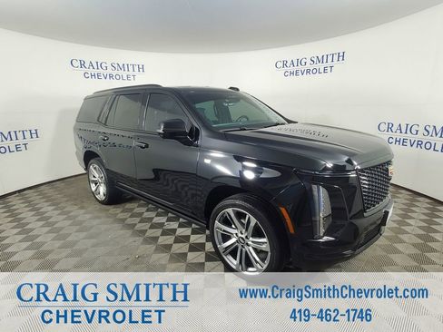 Used 2025 Cadillac Escalade Sport Platinum w/ LPO, Floor Liner Package AWD/4WD image 7