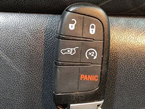 Used 2019 Jeep Grand Cherokee Limited image 32