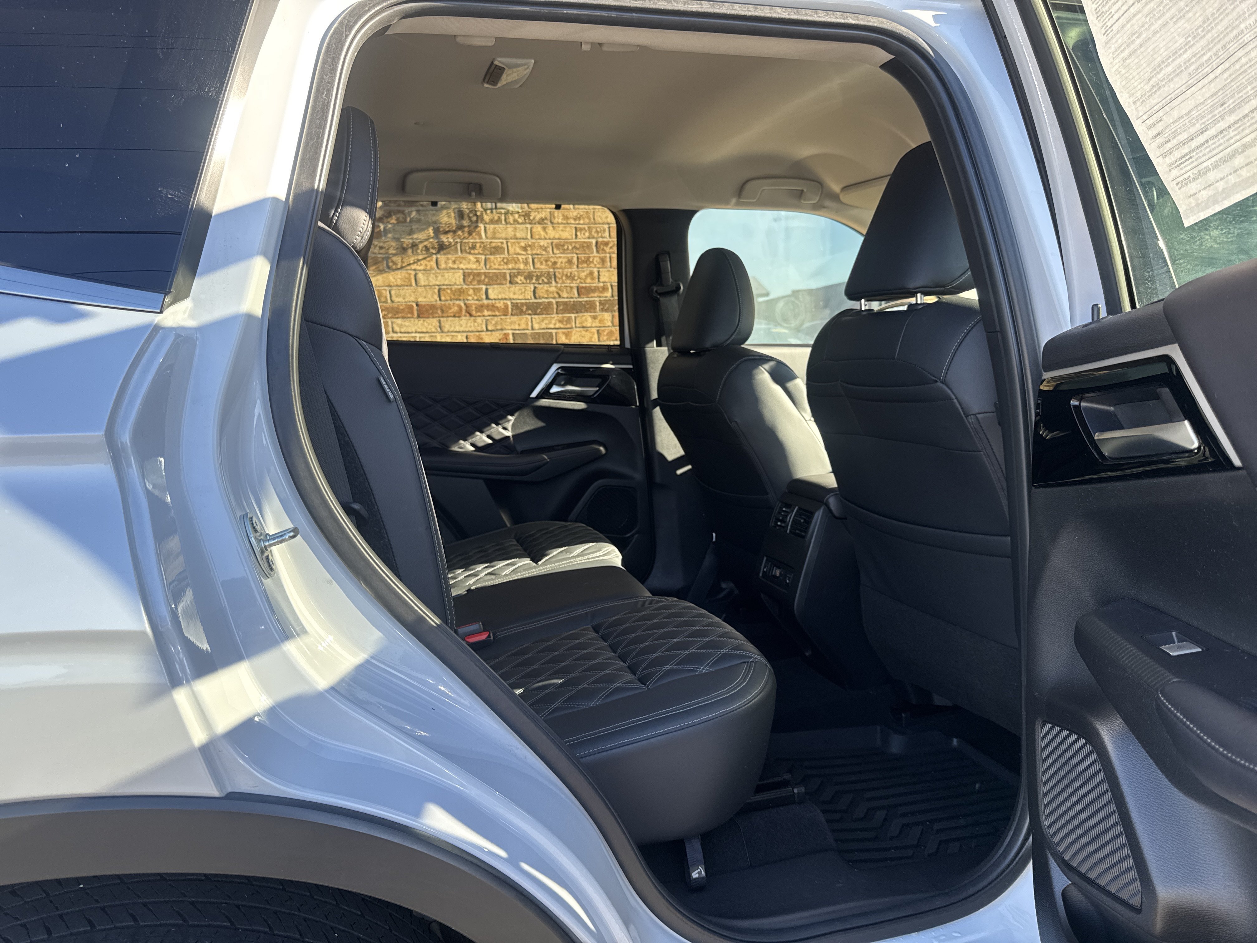 Used 2024 Mitsubishi Outlander SEL AWD/4WD image 14