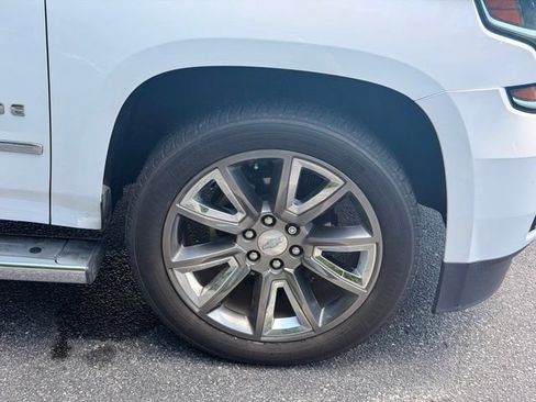Used 2019 Chevrolet Tahoe LT w/ LT Signature Package RWD image 29