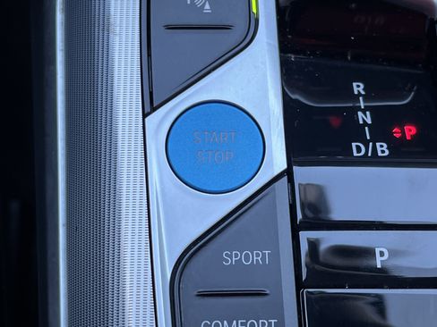 Used 2023 BMW i4 eDrive35 image 11