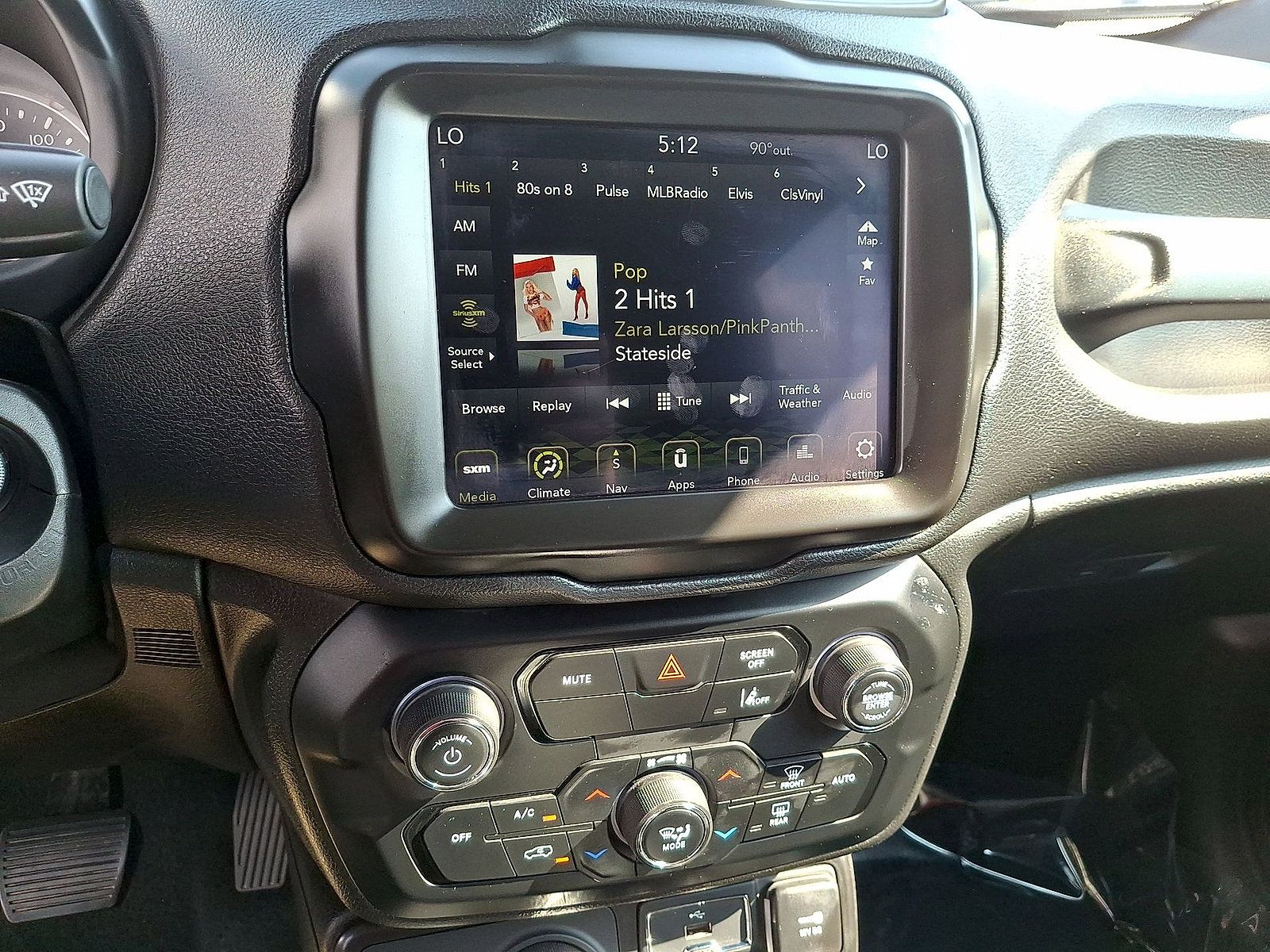 Used 2023 Jeep Renegade Latitude AWD/4WD image 14