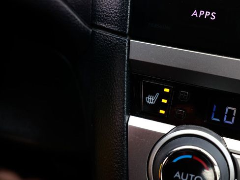 Used 2017 Subaru Legacy 2.5i Premium image 34