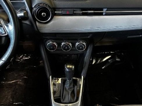 Used 2020 Toyota Yaris XLE FWD image 51