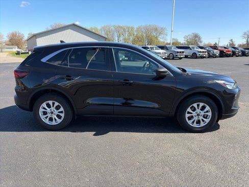 Used 2023 Ford Escape Active AWD/4WD image 6