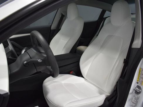 Used 2023 Tesla Model 3 Performance image 5