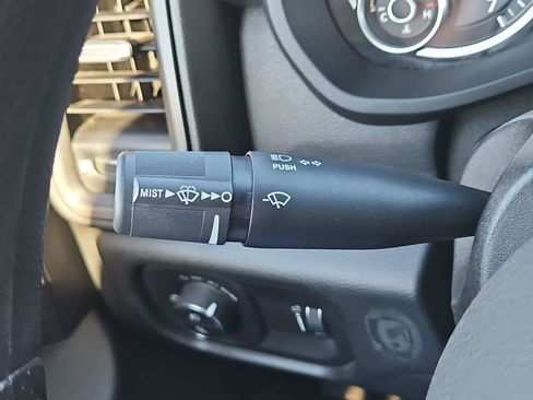 Used 2022 RAM 2500 Tradesman w/ Chrome Appearance Group image 26