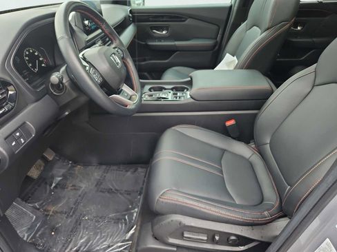 Certified 2025 Honda Pilot TrailSport image 37