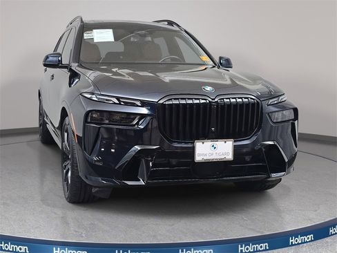 Used 2024 BMW X7 xDrive40i w/ Executive Package image 3