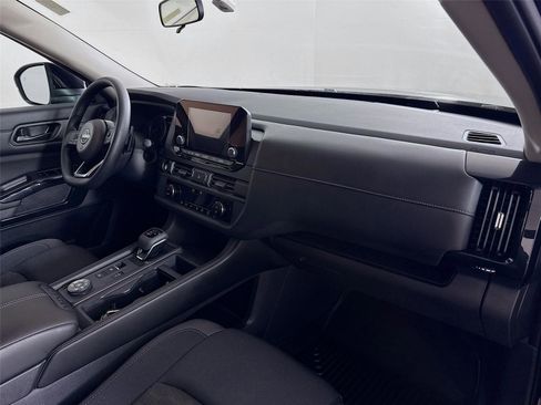 Used 2025 Nissan Pathfinder S AWD/4WD image 28