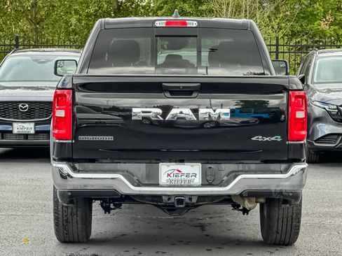 Used 2025 RAM 1500 Big Horn AWD/4WD image 4