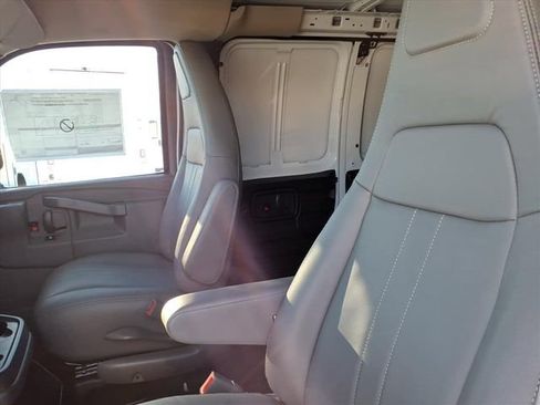 New 2026 Chevrolet Express 2500 Extended w/ Enhanced Convenience Package RWD image 12