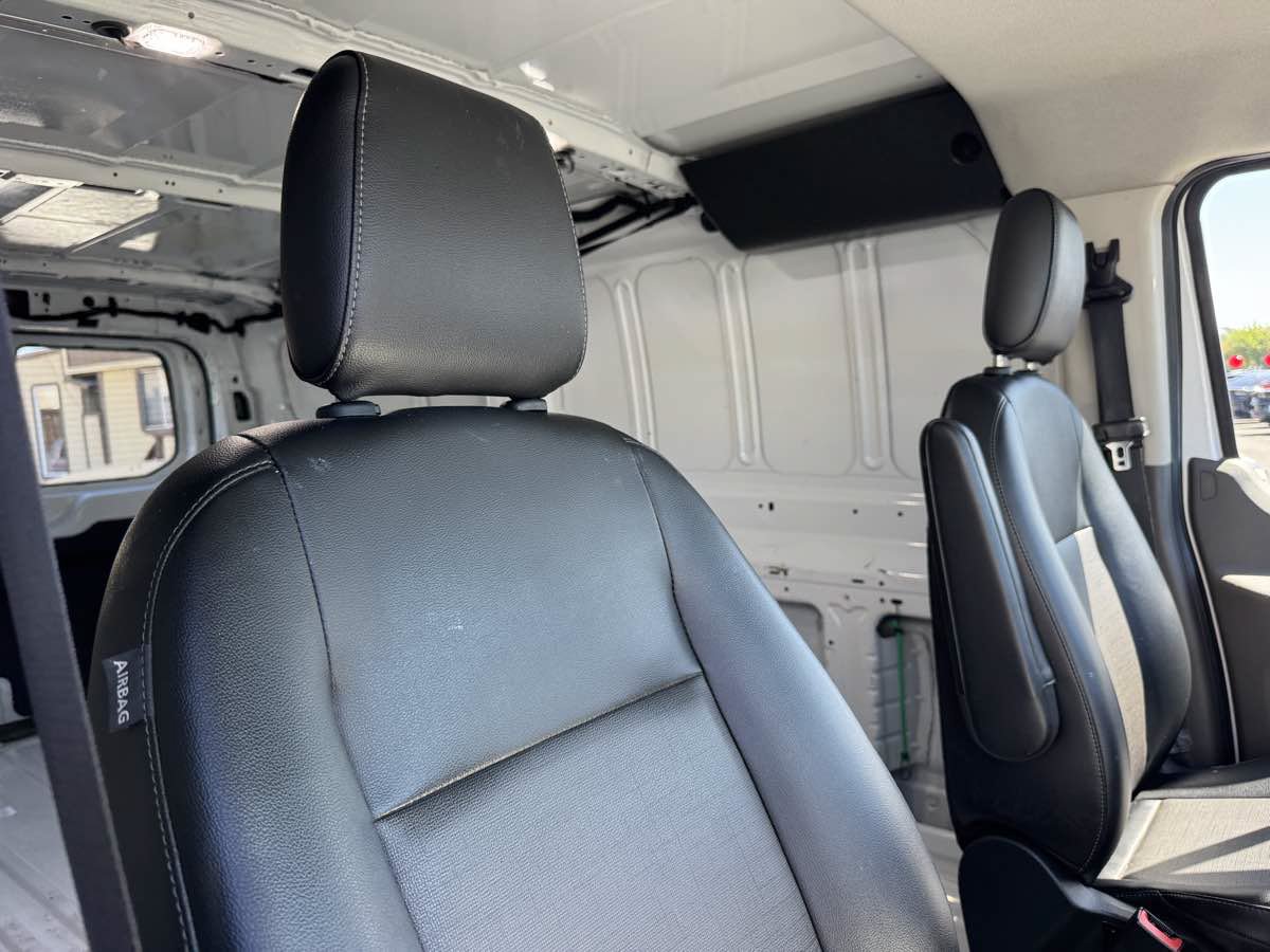 Used 2022 Ford E-Transit Low Roof RWD image 14
