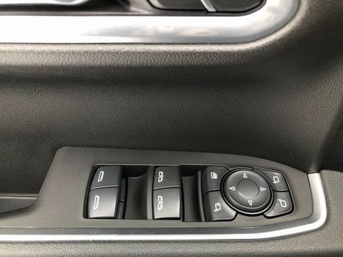 Used 2025 GMC Sierra 1500 SLT AWD/4WD image 14