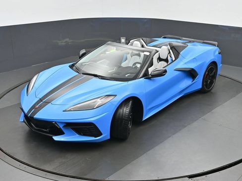 Used 2022 Chevrolet Corvette Stingray Premium Conv w/ Z51 Performance Package RWD image 33