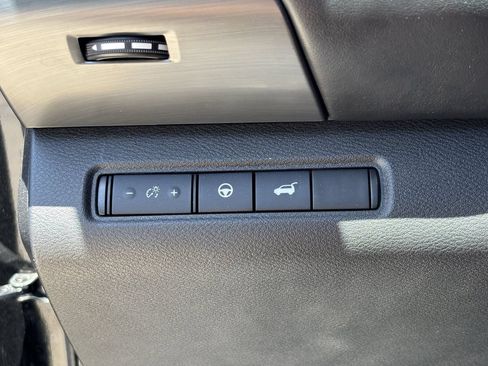 Used 2022 Nissan Pathfinder SL w/ SL Premium Package FWD image 29
