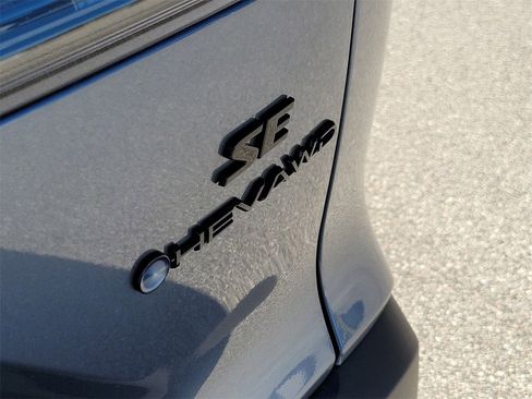 Used 2026 Toyota Corolla Cross SE image 8