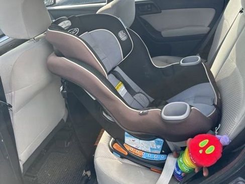 Used 2014 Subaru Forester 2.5i Premium AWD/4WD image 8